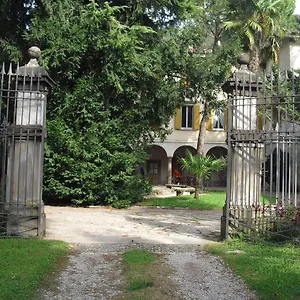 https://la-patirana-guesthouse.it-lombardy.com