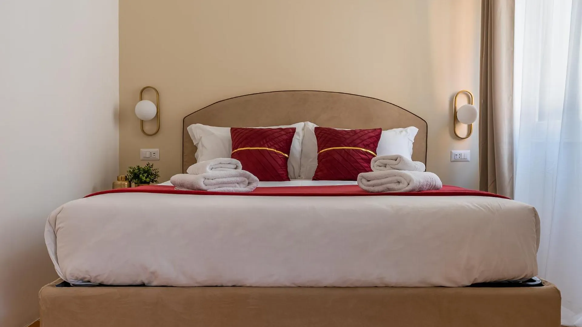 Decimo Meridio- At Spanish Steps- Rome Guest house