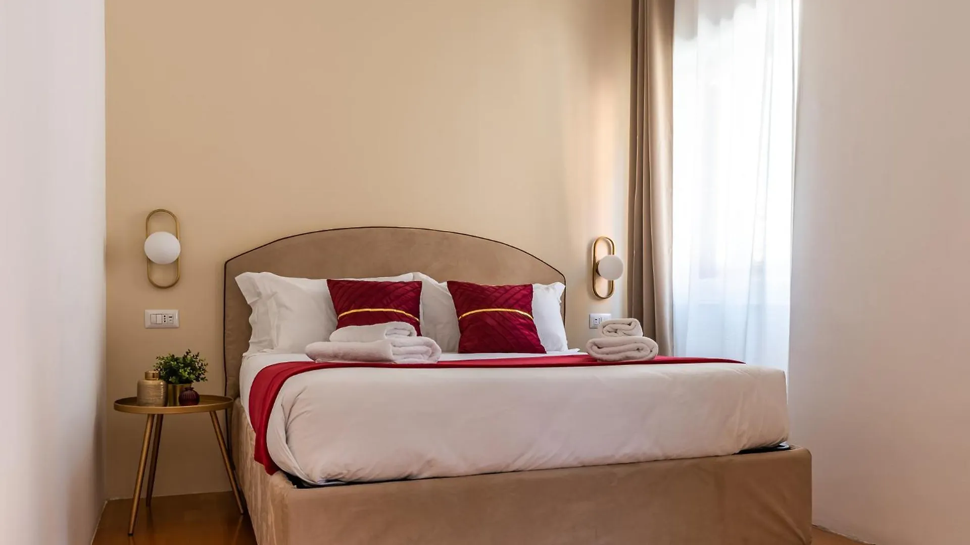 Decimo Meridio- At Spanish Steps- Rome Guest house