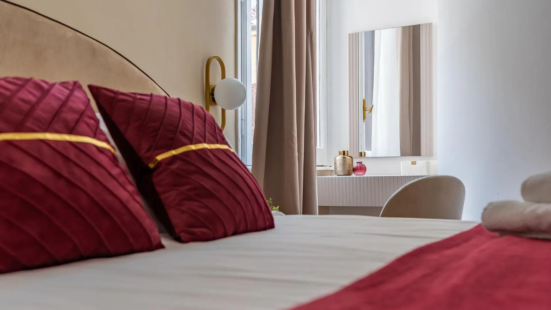 Guest house Decimo Meridio- At Spanish Steps- Rome