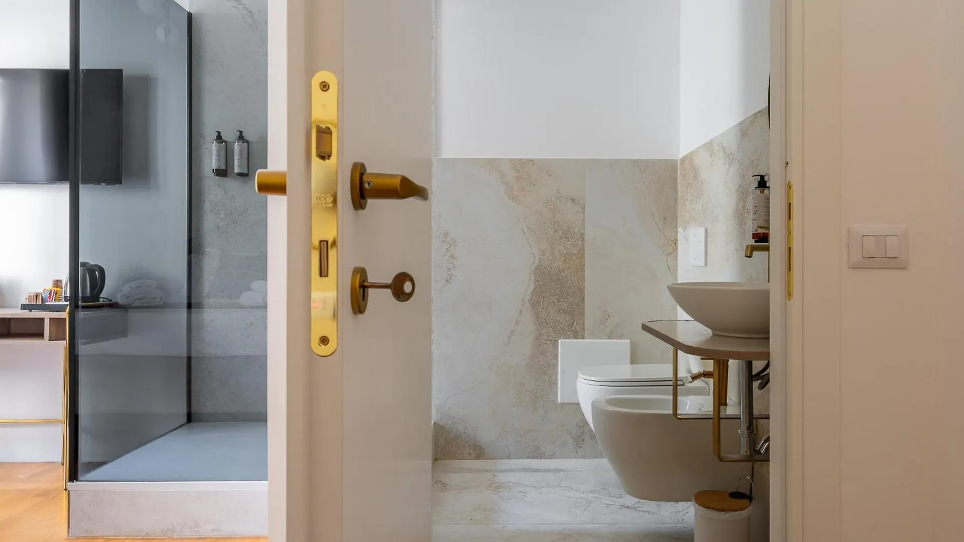 Guest house Decimo Meridio- At Spanish Steps- Rome
