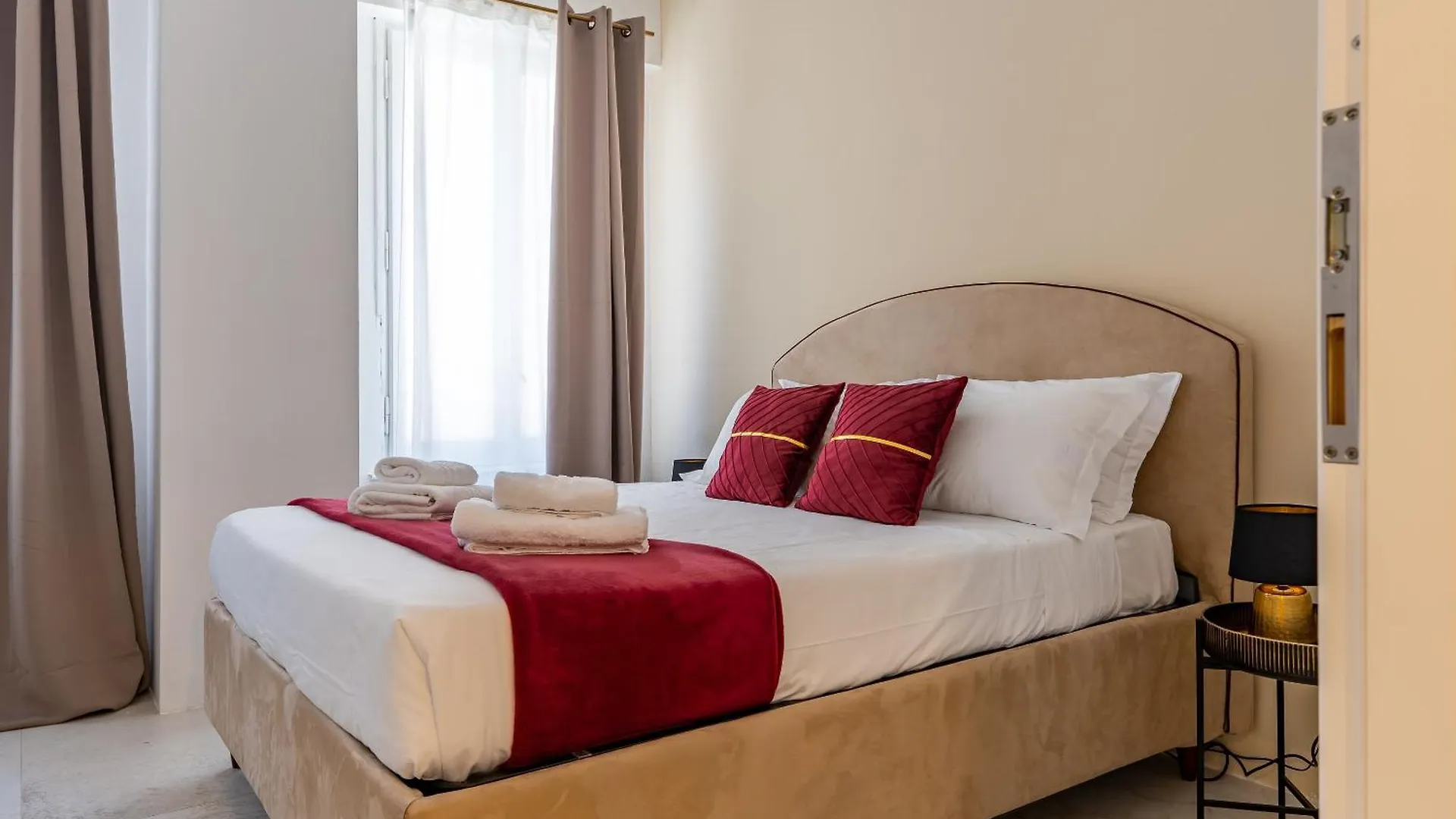 Decimo Meridio- At Spanish Steps- Rome Guest house